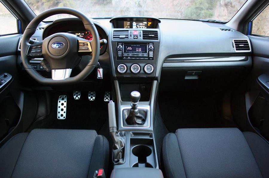  Subaru WRX 2015 года  (фото 27 из 115)
